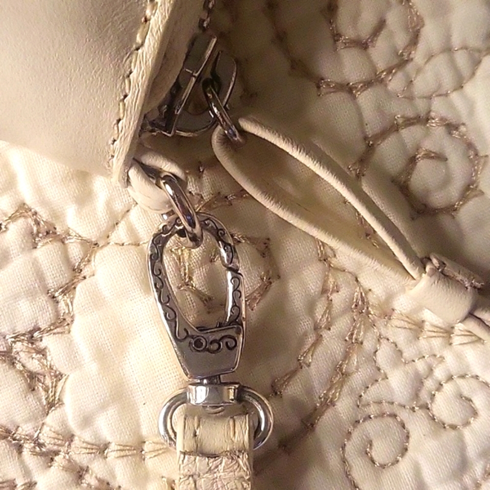 Brighton Leather Heart Wallet with wristlet - Picture 6 of 10